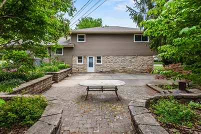 8551 N Manor Ln, Fox Point, WI 53217 - Photo 28