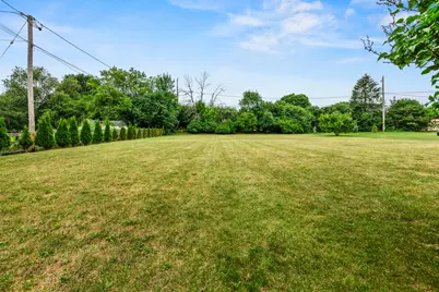 8551 N Manor Ln, Fox Point, WI 53217 - Photo 30