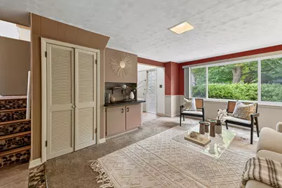 8551 N Manor Ln, Fox Point, WI 53217 - Photo 12