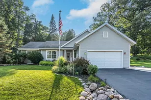 N3237 Robin Rd, Geneva, WI 53147 - Photo 1