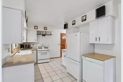 324  Roosevelt St, Fort Atkinson, WI 53538 - Photo 10