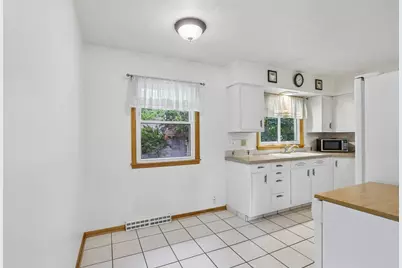 324  Roosevelt St, Fort Atkinson, WI 53538 - Photo 8