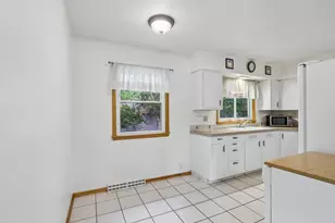 324 Roosevelt St, Fort Atkinson, WI 53538 - Photo 8