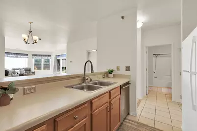 6995 S Riverwood Blvd #S-108, Franklin, WI 53132 - Photo 6