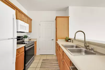 6995 S Riverwood Blvd #S-108, Franklin, WI 53132 - Photo 8