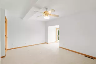28641 N Lake Dr, Racine, WI 53185 - Photo 26