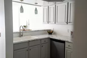 28641 N Lake Dr, Racine, WI 53185 - Photo 8