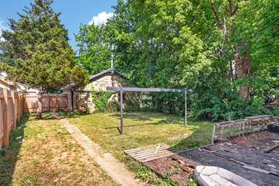 3827 N Dr William Finlayson St, Milwaukee, WI 53212 - Photo 28