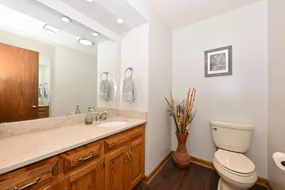 3998 S Victoria Cir, New Berlin, WI 53151 - Photo 10