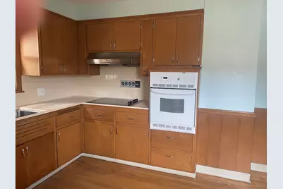 4626 N Ironwood Ln, Glendale, WI 53209 - Photo 6