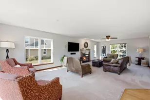 8224 S Shadwell Cir, Franklin, WI 53132 - Photo 4