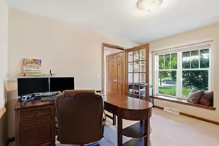 8224 S Shadwell Cir, Franklin, WI 53132 - Photo 8