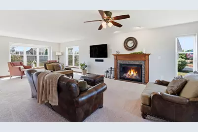 8224 S Shadwell Cir, Franklin, WI 53132 - Photo 2