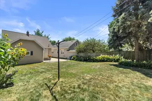 3018 Elm Ln, Racine, WI 53405 - Photo 40