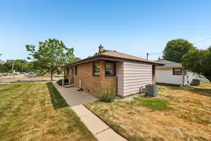 2745 E Bolivar Ave, Saint Francis, WI 53235 - Photo 32