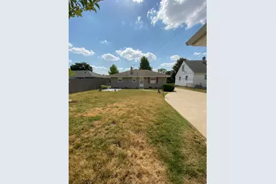3359 S 83rd St, Milwaukee, WI 53219 - Photo 6