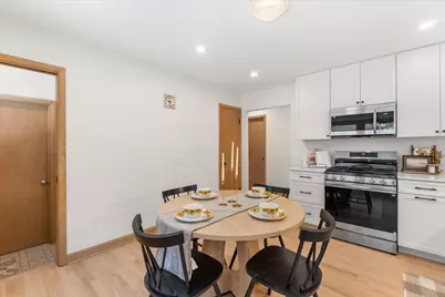 2962 S 80th St, West Allis, WI 53219 - Photo 12