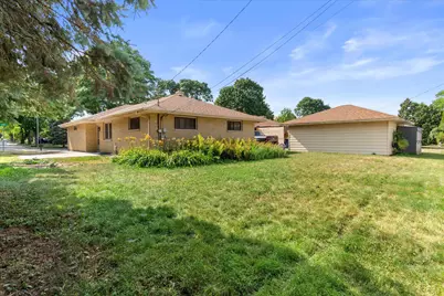 2962 S 80th St, West Allis, WI 53219 - Photo 26