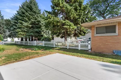 2962 S 80th St, West Allis, WI 53219 - Photo 24