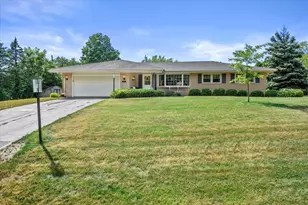 4575 Lincrest Dr, Brookfield, WI 53045 - Photo 1