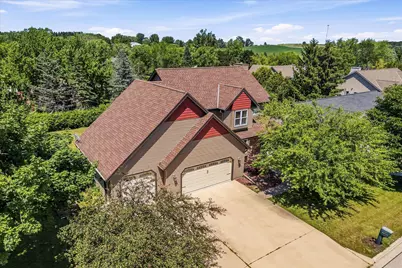 258  Clover Ln, Fredonia, WI 53021 - Photo 4