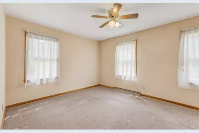 W340N8177  Townline Rd, Lac La Belle, WI 53066 - Photo 16