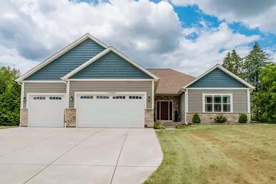 W218N9691  Happy Hollow Ln, Germantown, WI 53022 - Photo 2