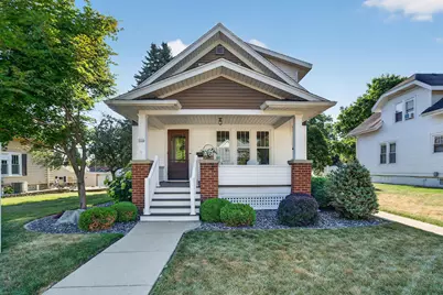 324  Henry St, Burlington, WI 53105 - Photo 1