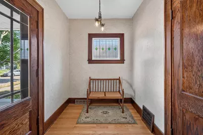 324  Henry St, Burlington, WI 53105 - Photo 4