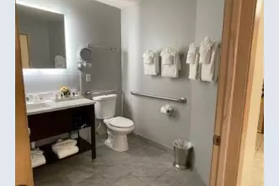 123  Center St #201, Lake Geneva, WI 53147 - Photo 10