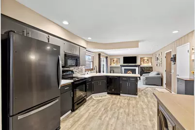1247  River Park Cir, Mukwonago, WI 53149 - Photo 8