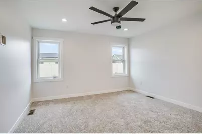 1631  Red Clover St, Holmen, WI 54636 - Photo 6