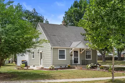 2815 S 91st St, West Allis, WI 53227 - Photo 2