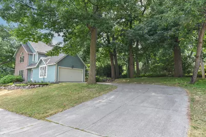 2902  Berkshire Dr, Waukesha, WI 53188 - Photo 32