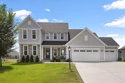 W223N4648  Seven Oaks Dr, Pewaukee, WI 53072 - Photo 1