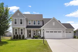 W223N4648 Seven Oaks Dr, Pewaukee, WI 53072 - Photo 1