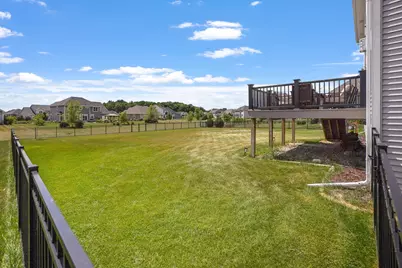 W223N4648  Seven Oaks Dr, Pewaukee, WI 53072 - Photo 32