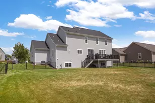 W223N4648 Seven Oaks Dr, Pewaukee, WI 53072 - Photo 30