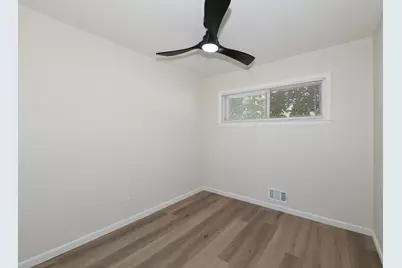 8034 W Grantosa Dr, Milwaukee, WI 53218 - Photo 22