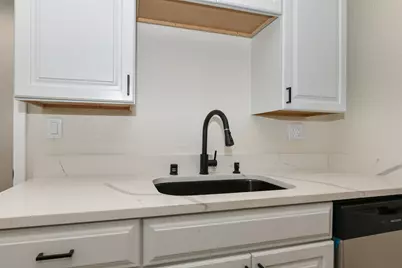 8034 W Grantosa Dr, Milwaukee, WI 53218 - Photo 14
