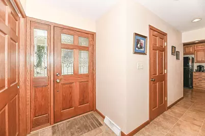 7436 W Tuckaway Creek Dr, Franklin, WI 53132 - Photo 4