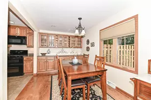 7436 W Tuckaway Creek Dr, Franklin, WI 53132 - Photo 8