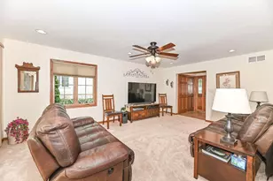 7436 W Tuckaway Creek Dr, Franklin, WI 53132 - Photo 6