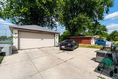 4147 S 52nd St, Milwaukee, WI 53220 - Photo 6