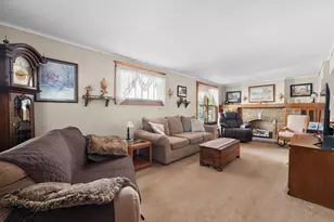 432 Pleasant Ave, Hartford, WI 53027 - Photo 10