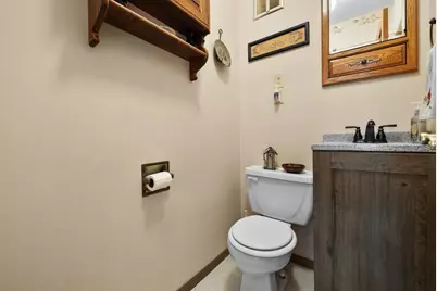 432  Pleasant Ave, Hartford, WI 53027 - Photo 22