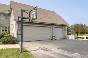 N16W29803 Brookstone Cir, Delafield, WI 53072 - Photo 34