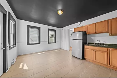 2812 N Pierce St, Milwaukee, WI 53212 - Photo 10