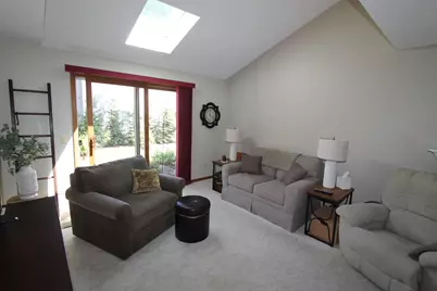 217 S 7th St #15, Racine, WI 53185 - Photo 10