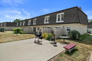4270 W Cherrywood Ln, Brown Deer, WI 53209 - Photo 26